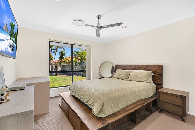 Photo - 11 Chelmsford Place, Parkwood QLD 4214 - Image 5