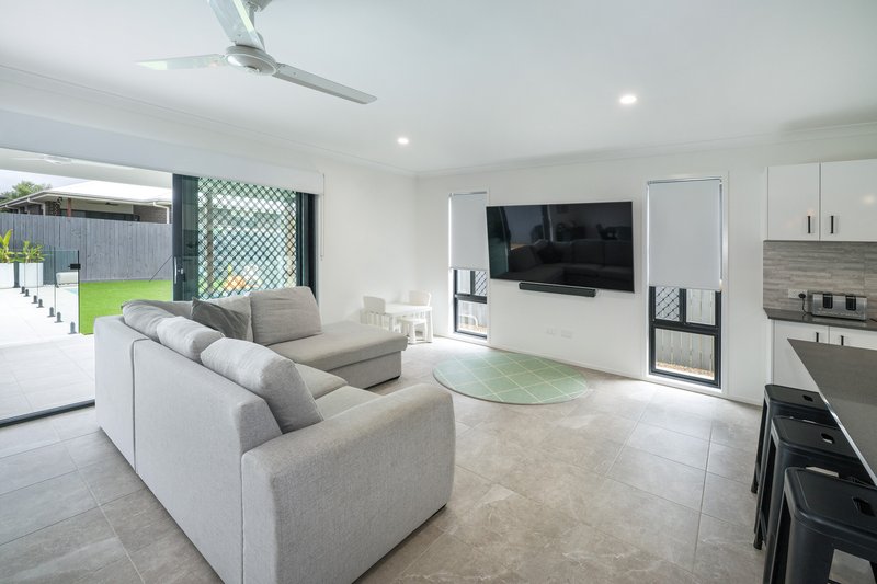 Photo - 11 Chestnut Street, Caboolture South QLD 4510 - Image 12