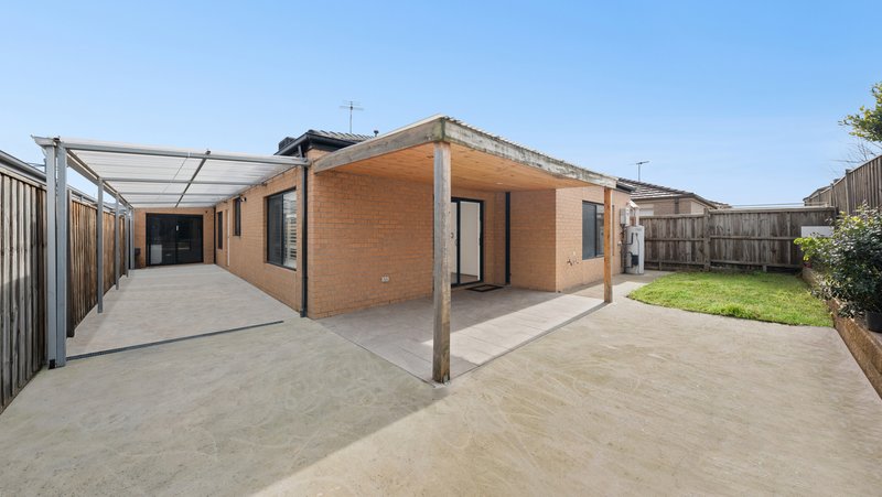 Photo - 11 Chetwynd Grove, Wollert VIC 3750 - Image 15