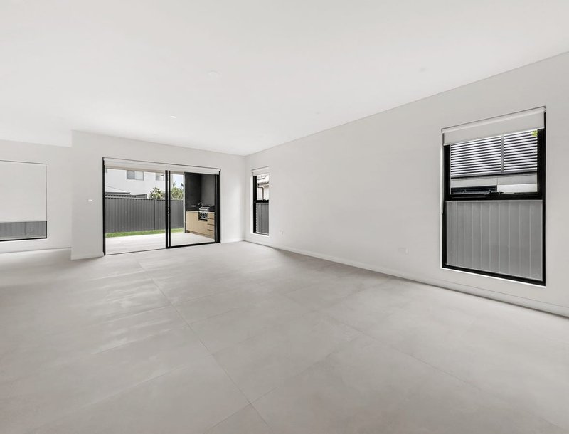Photo - 11 Church Street, Peakhurst NSW 2210 - Image 3
