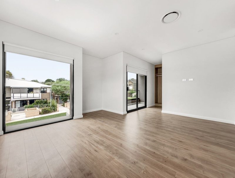 Photo - 11 Church Street, Peakhurst NSW 2210 - Image 4