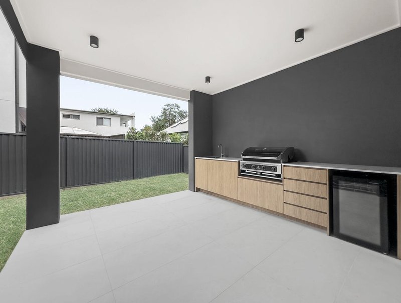 Photo - 11 Church Street, Peakhurst NSW 2210 - Image 5