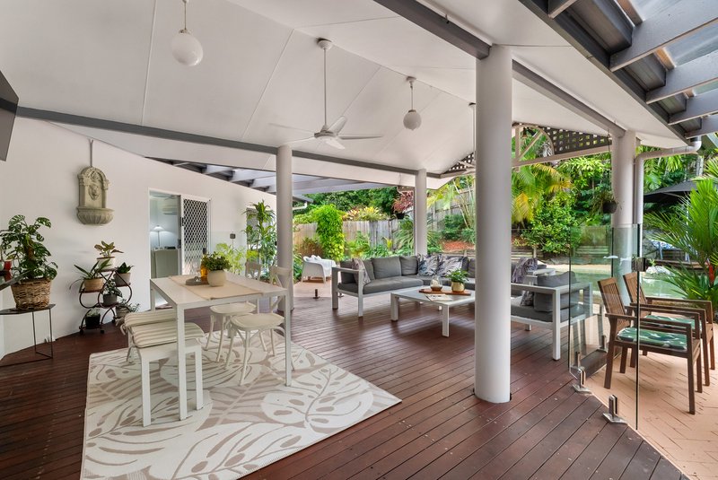 Photo - 11 Cicero Close, Mooroobool QLD 4870 - Image 3