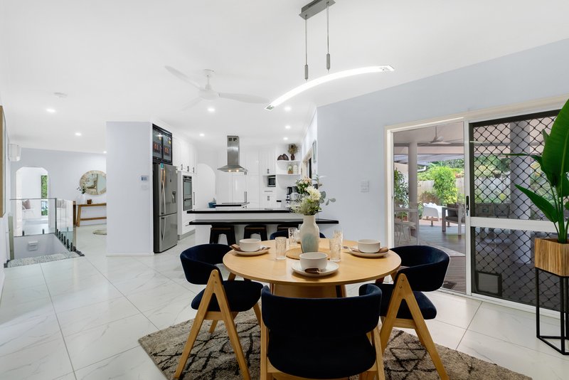Photo - 11 Cicero Close, Mooroobool QLD 4870 - Image 4