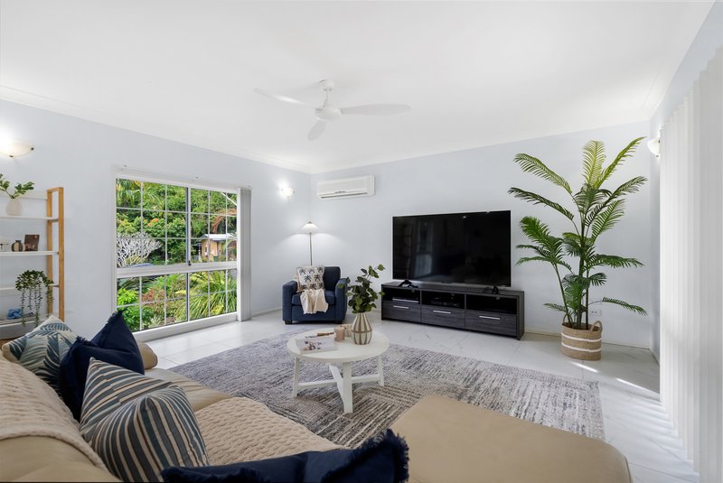 Photo - 11 Cicero Close, Mooroobool QLD 4870 - Image 7