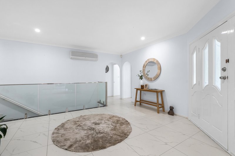 Photo - 11 Cicero Close, Mooroobool QLD 4870 - Image 12