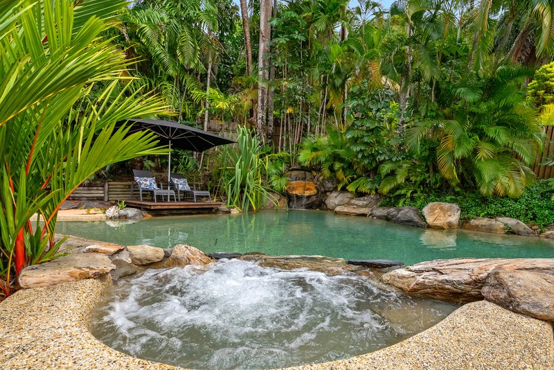 Photo - 11 Cicero Close, Mooroobool QLD 4870 - Image 24