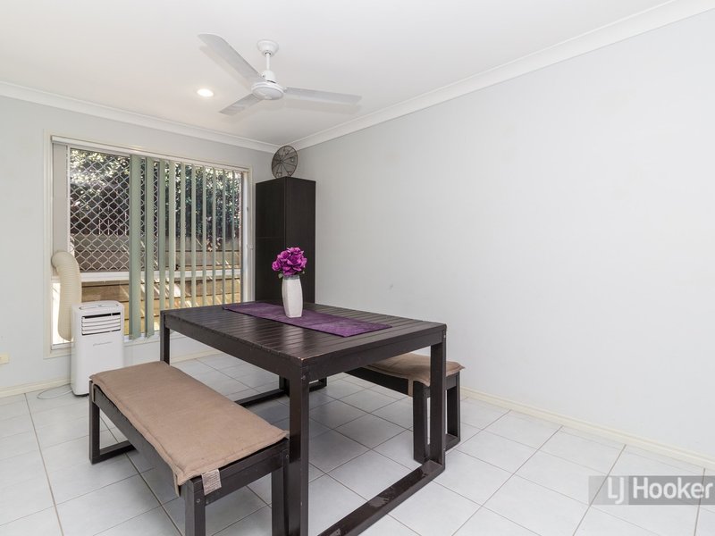 Photo - 11 Cinear Court, Regents Park QLD 4118 - Image 6