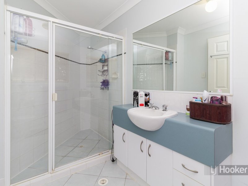 Photo - 11 Cinear Court, Regents Park QLD 4118 - Image 7