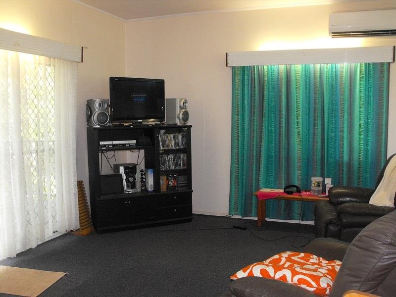 Photo - 11 Circular Way, Weipa QLD 4874 - Image 3