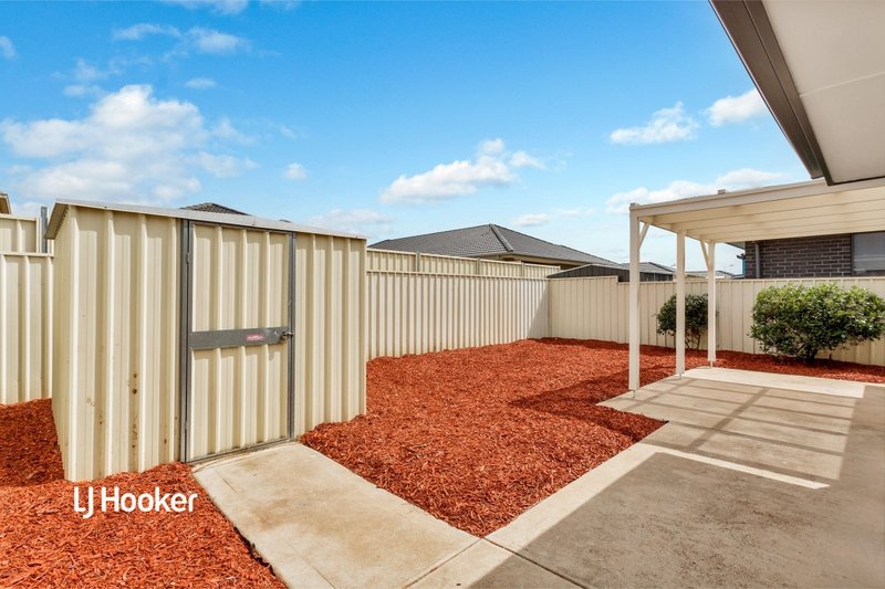 Photo - 11 Clare Mews, Munno Para West SA 5115 - Image 15