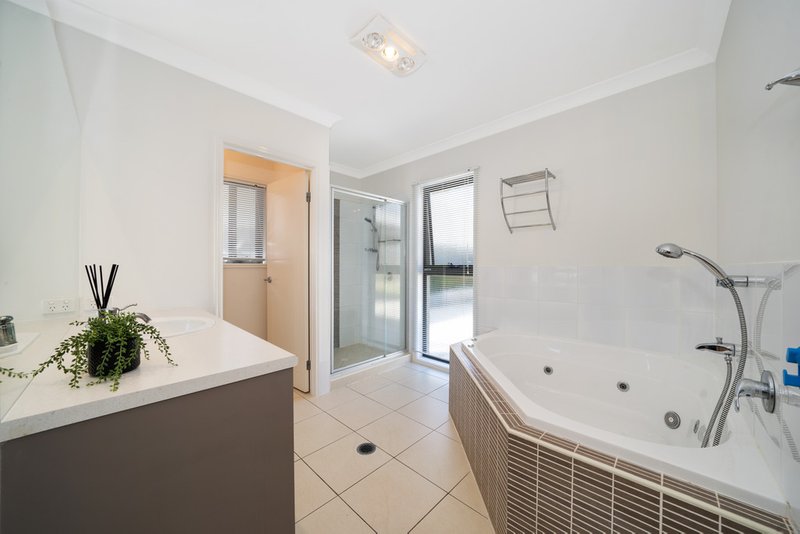 Photo - 11 Clearwater Crescent, Murrumba Downs QLD 4503 - Image 10