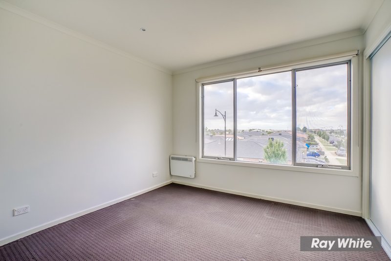 Photo - 1/1 Clearwater Rise Pde , Truganina VIC 3029 - Image 10