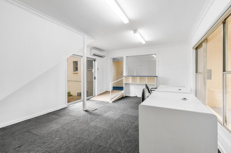 Photo - 11 Clover Street, Lara VIC 3212 - Image 6