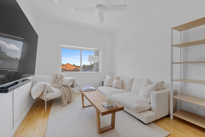 Photo - 11 Clyde Street, North Bondi NSW 2026 - Image 3