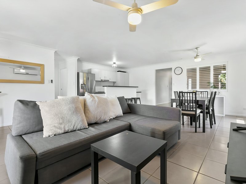 Photo - 11 Coach Road West , Morayfield QLD 4506 - Image 6