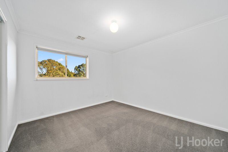 Photo - 11 Coachwood Avenue, Jerrabomberra NSW 2619 - Image 9