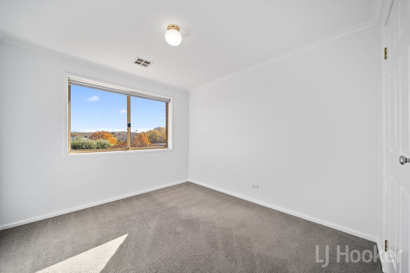 Photo - 11 Coachwood Avenue, Jerrabomberra NSW 2619 - Image 10