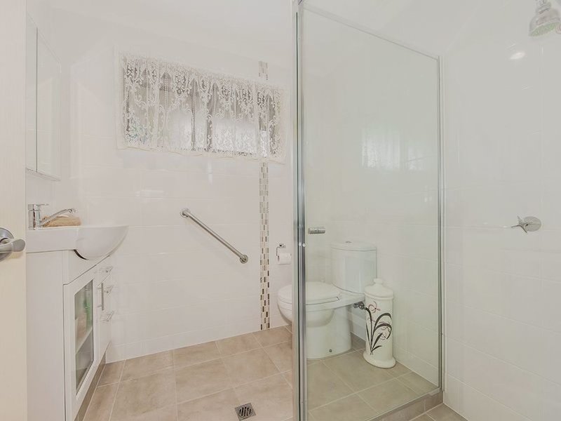 Photo - 11 Coachwood Ct , Burleigh Waters QLD 4220 - Image 7