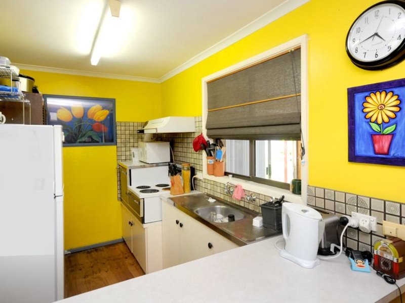 Photo - 11 Coatsworth Avenue, St Leonards VIC 3223 - Image 7