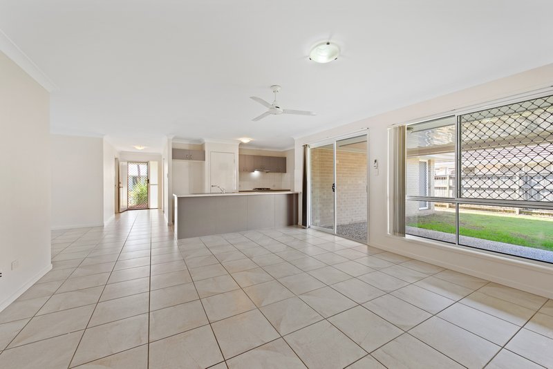 Photo - 11 Coffey Court, Beachmere QLD 4510 - Image 10