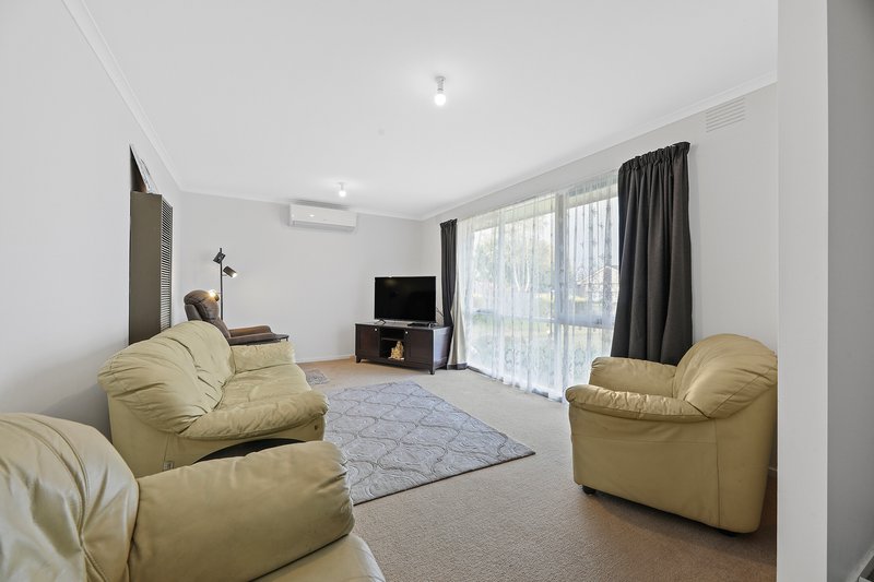 Photo - 11 Colli Drive, Newborough VIC 3825 - Image 2