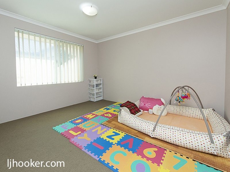 Photo - 11 Cologne Parkway, Piara Waters WA 6112 - Image 14