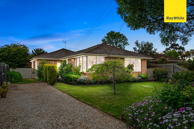 11 Connel Drive, Melton South VIC 3338