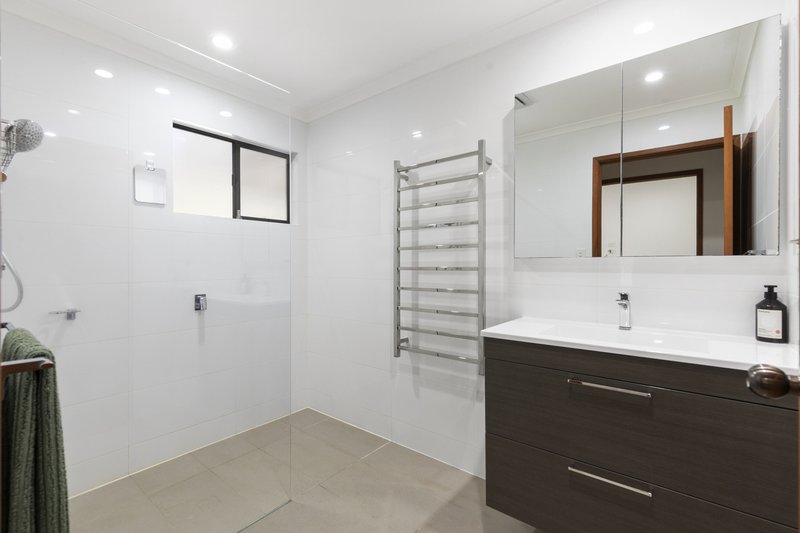 Photo - 11 Connemara Road, Gaven QLD 4211 - Image 8