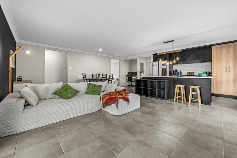 Photo - 11 Conquest Close, Rutherford NSW 2320 - Image 2