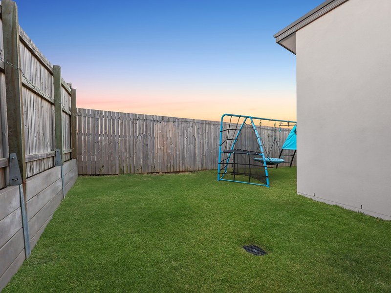 Photo - 11 Coolah Street, South Ripley QLD 4306 - Image 17