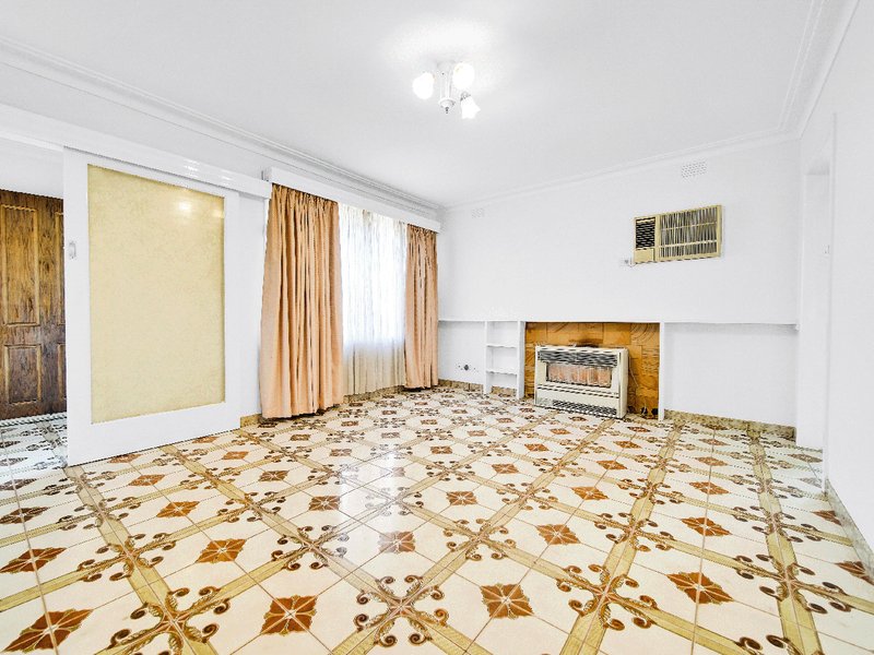 Photo - 11 Coolavin Road, Noble Park North VIC 3174 - Image 5