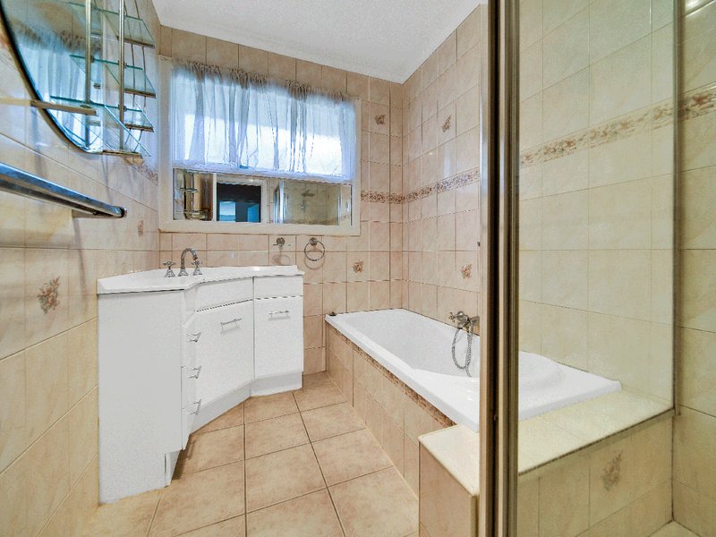 Photo - 11 Coolavin Road, Noble Park North VIC 3174 - Image 6