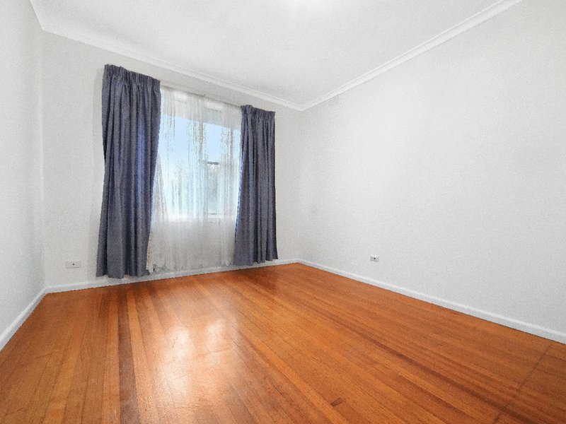 Photo - 11 Coolavin Road, Noble Park North VIC 3174 - Image 9