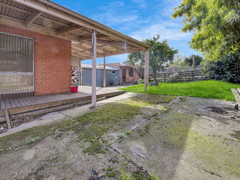 Photo - 11 Coolavin Road, Noble Park North VIC 3174 - Image 11