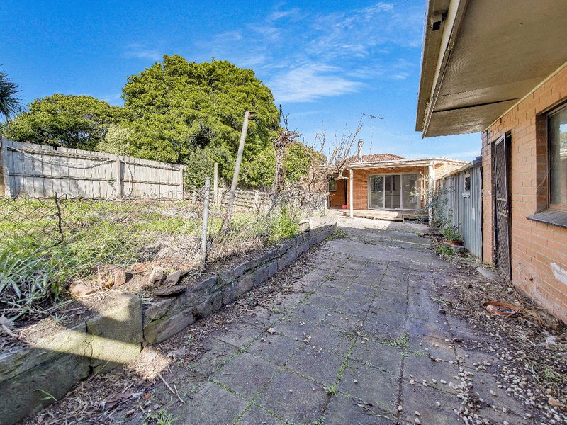 Photo - 11 Coolavin Road, Noble Park North VIC 3174 - Image 12
