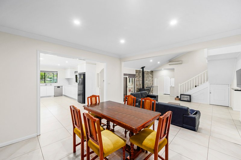 Photo - 11 Coonawarra Street, Edensor Park NSW 2176 - Image 4