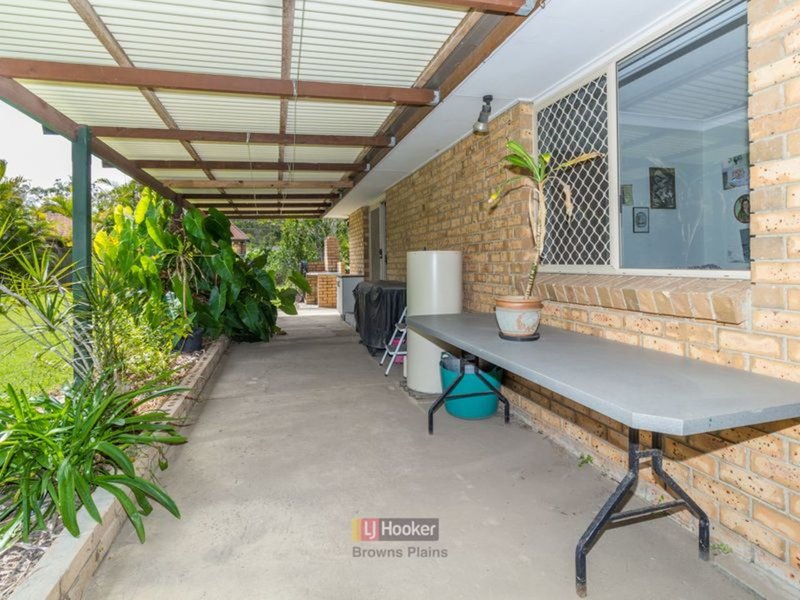 Photo - 11 Coora Court, Hillcrest QLD 4118 - Image 6