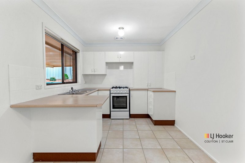 Photo - 11 Coral Pea Court, Colyton NSW 2760 - Image 3