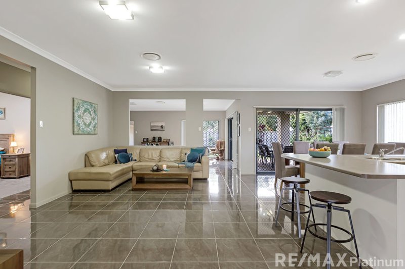 Photo - 11 Coronata Crescent, Narangba QLD 4504 - Image 5