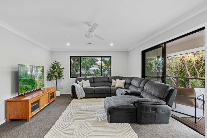 Photo - 11 Corvus Drive, Cashmere QLD 4500 - Image 6