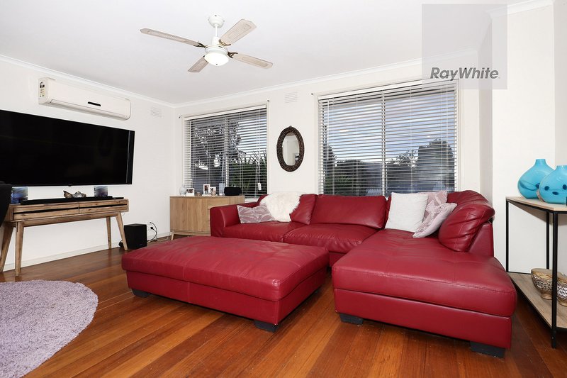 Photo - 11 Cosdown Close, Gladstone Park VIC 3043 - Image 6