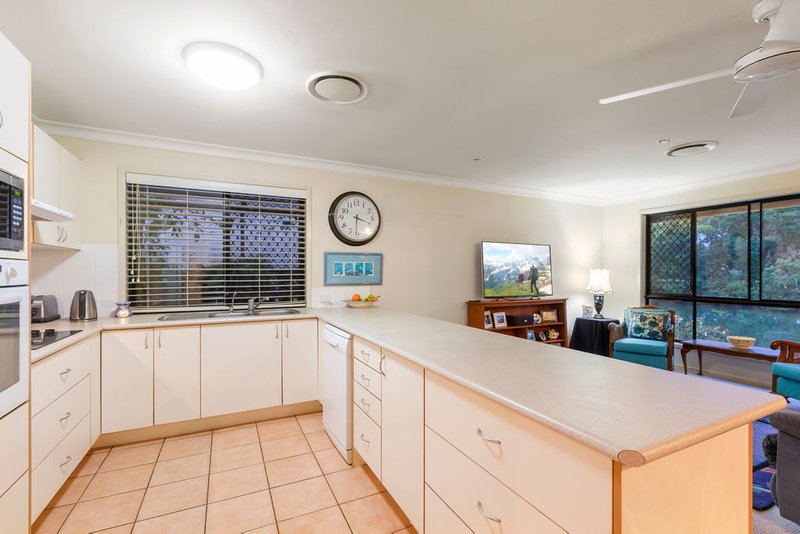 Photo - 11 Cosmos Court, Elanora QLD 4221 - Image 4