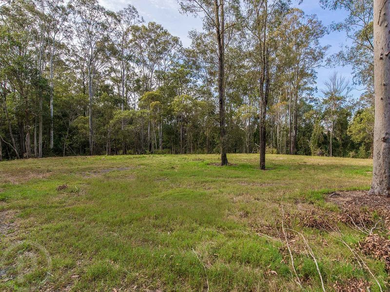 Photo - 11 Country Club Drive, Albany Creek QLD 4035 - Image 2