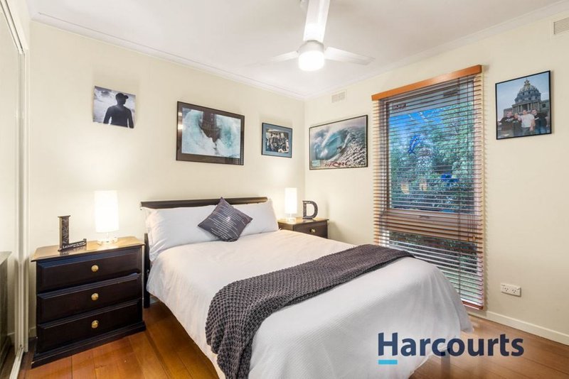 Photo - 11 Courtney Square, Wantirna VIC 3152 - Image 4