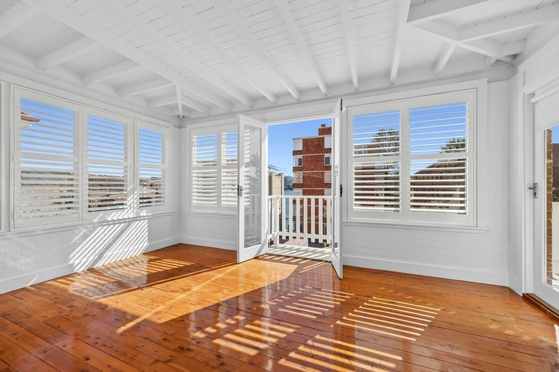 Photo - 11 Cove Avenue, Manly NSW 2095 - Image 5