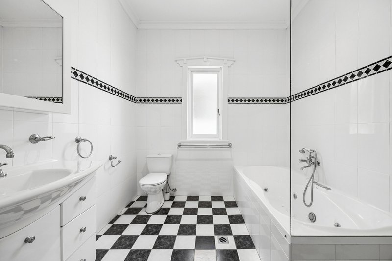 Photo - 11 Cove Avenue, Manly NSW 2095 - Image 10