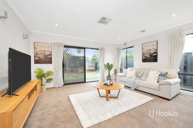 Photo - 11 Cowan Parkway, Point Cook VIC 3030 - Image 4