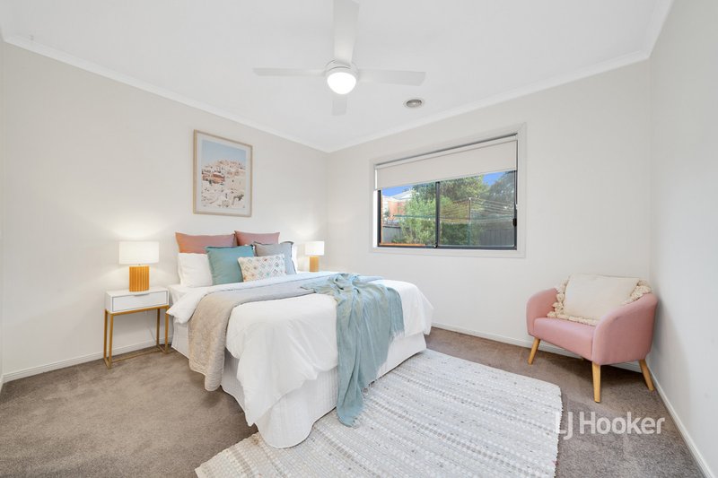 Photo - 11 Cowan Parkway, Point Cook VIC 3030 - Image 13