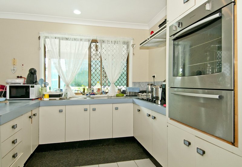 Photo - 11 Cramer Boulevard, Mount Warren Park QLD 4207 - Image 2